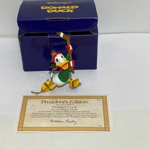 Disney Scholastic Presidents Edition Multicolor Donald Duck Christmas Ornament N - Picture 1 of 6
